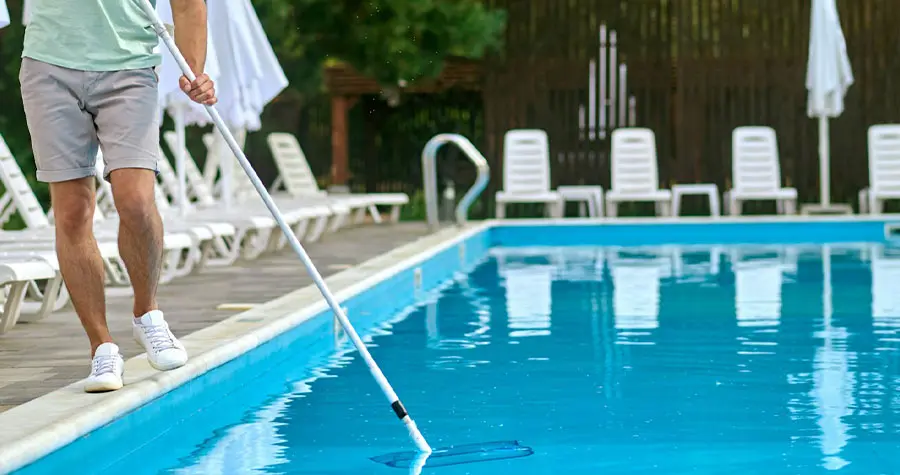 Routine Pool Cleaning & Maintenance